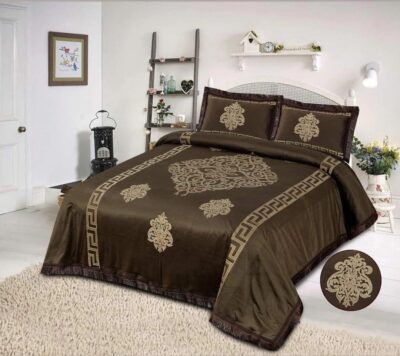 Luxury Velvet Bedsheet Set with Laser Cutting Motif & 2 Pillow Covers - Image 2