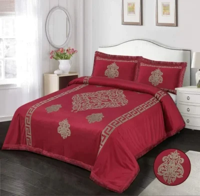Luxury Velvet Bedsheet Set with Laser Cutting Motif & 2 Pillow Covers - Image 4