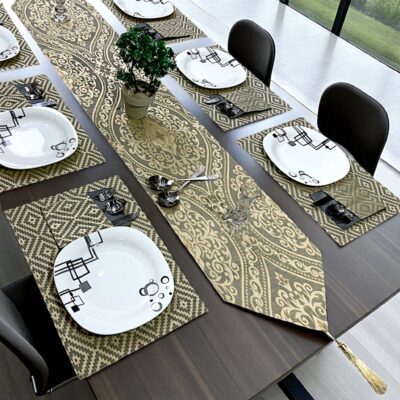 TABLE RUNNER